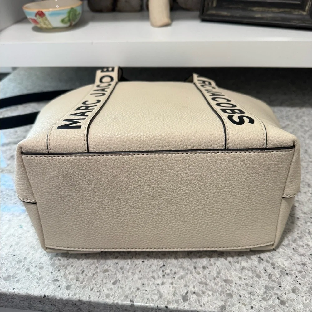 Marc Jacobs Small Leather Tote - Picture 4 of 13